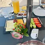 Panorama Pearl Sea View Apartment